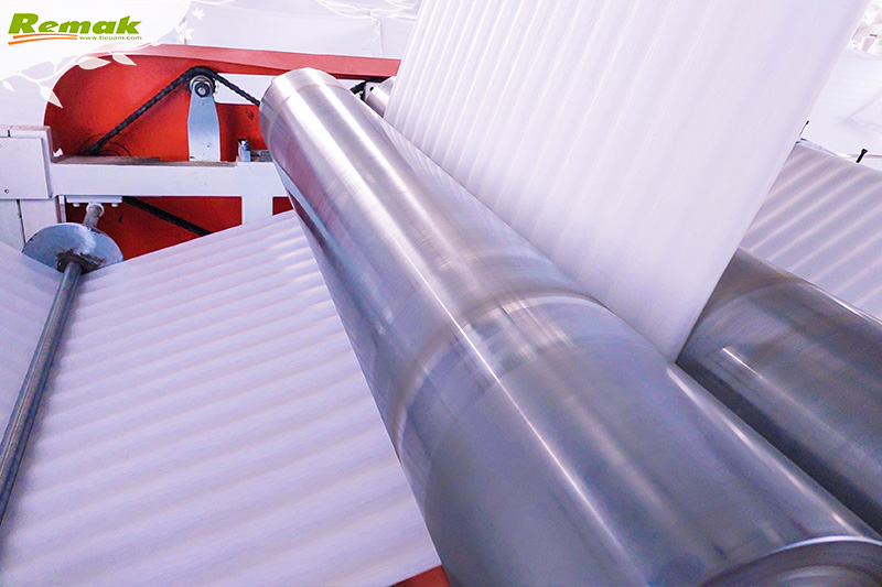 Máy móc sản xuất chạy hết công suất